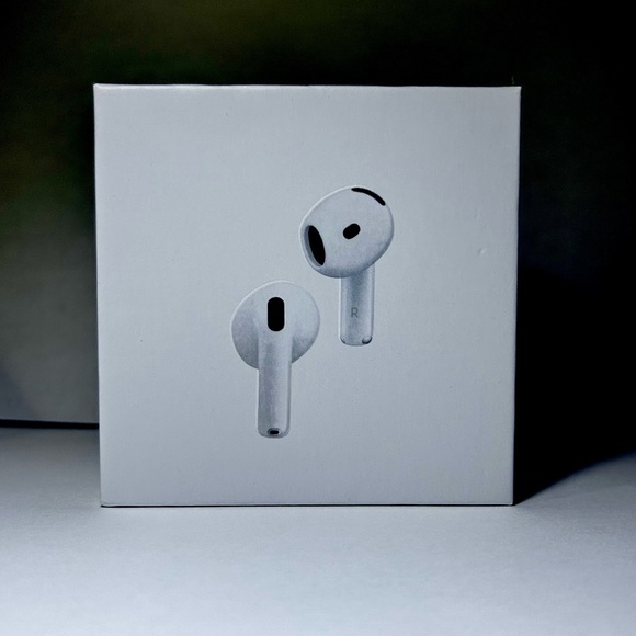 Apple AirPods 4 Box